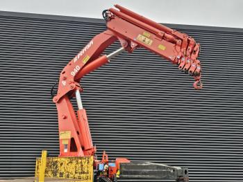 CF 85.330 ATI / 40 t/m CRANE / KRAN / 8.500 km!